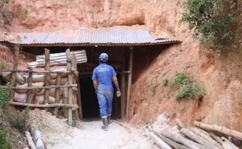 Photo from the Illuminating Small-Scale Mining in Rwanda (ISMR) project.